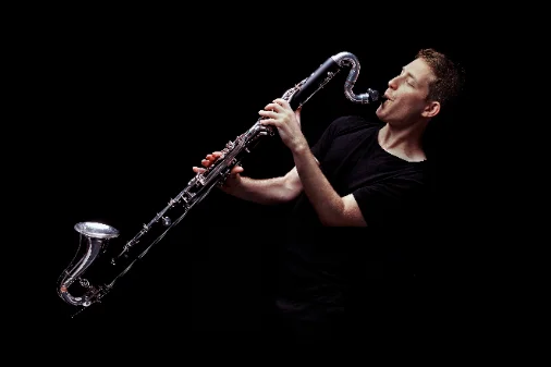Jonathan Hadas in concert