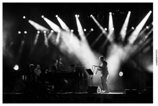 Jonathan Hadas on stage